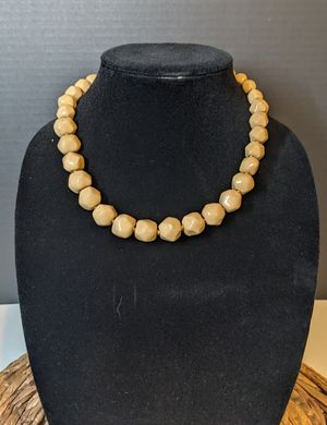 18 inch Beige Kazuri Bead Necklace